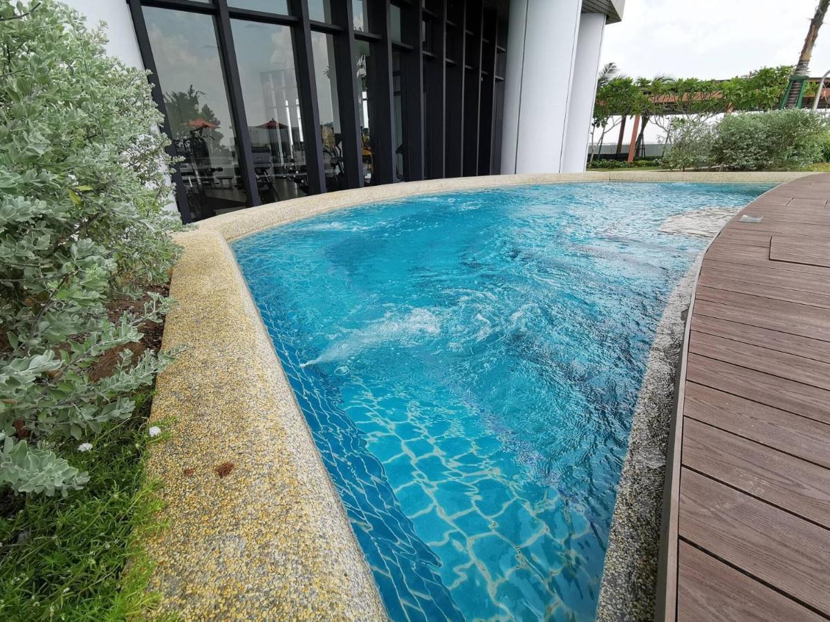 Almas Puteri Harbour Nusajaya Suite Room Exclusive Room 5 Min To Legoaland By Homespace Exterior foto